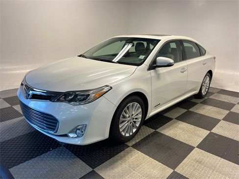 Used 2015 Toyota Avalon XLE Touring image 3
