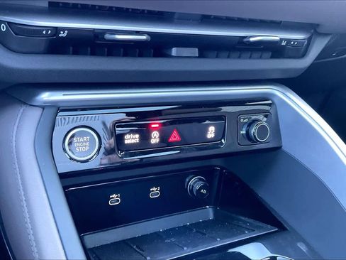 Certified 2025 Audi Q5 Premium w/ Convenience Package image 27