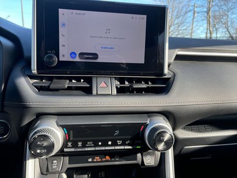 Used 2025 Toyota RAV4 XLE image 18