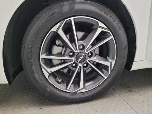 Used 2023 Kia Forte LXS FWD image 31