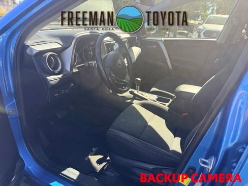 Used 2017 Toyota RAV4 XLE w/ Convenience Package AWD/4WD image 7
