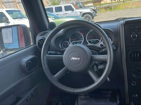 Used 2007 Jeep Wrangler Unlimited Sahara AWD/4WD image 21