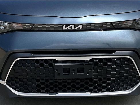 Used 2025 Kia Soul LX w/ LX Technology Package FWD image 33