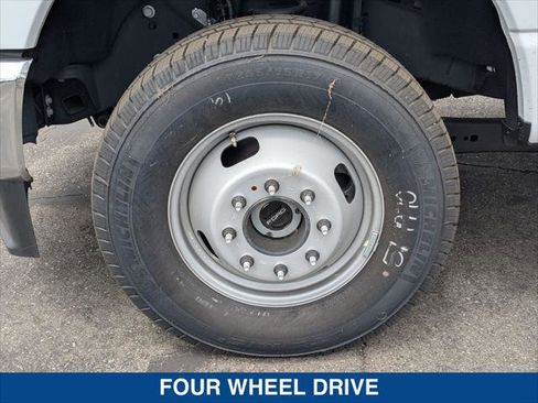 New 2024 Ford F350 XL w/ XL Chrome Package AWD/4WD image 9