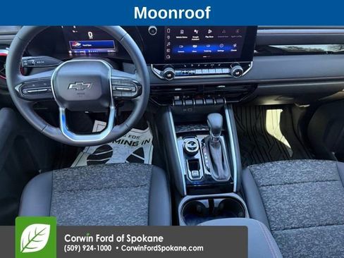 Used 2023 Chevrolet Colorado Z71 w/ Z71 Convenience Package 2 AWD/4WD image 3