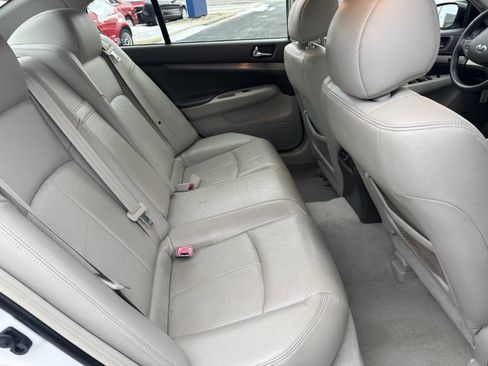 Used 2011 INFINITI G37 x w/ Premium Pkg image 21