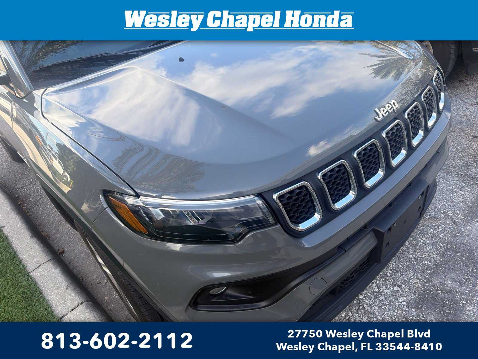 Used 2023 Jeep Compass Latitude w/ Convenience Group AWD/4WD image 1