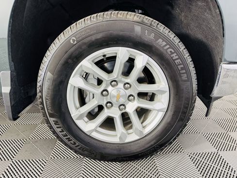 Used 2025 Chevrolet Silverado 1500 LT AWD/4WD image 30