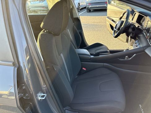Used 2024 Hyundai Elantra SE image 20