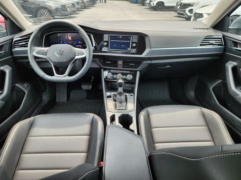 Certified 2024 Volkswagen Jetta SE w/ Black Wheel Package FWD image 8