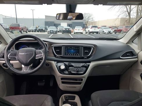 Used 2020 Chrysler Voyager LX w/ Cold Weather Group image 20