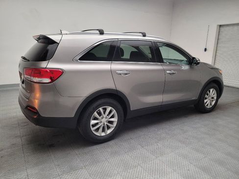 Used 2017 Kia Sorento AWD w/ LX Convenience Package image 10