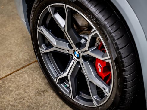 Used 2024 BMW X5 M60i AWD/4WD image 17