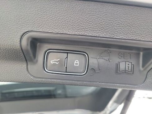 Used 2020 Ford Explorer XLT w/ Equipment Group 202A AWD/4WD image 8