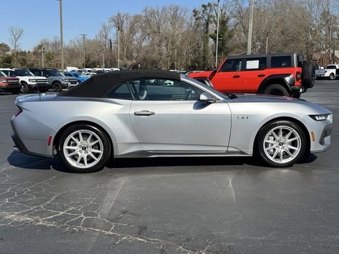 Used 2024 Ford Mustang GT Premium image 6