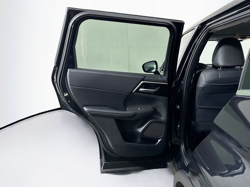 Used 2024 Mitsubishi Outlander SE AWD/4WD image 25