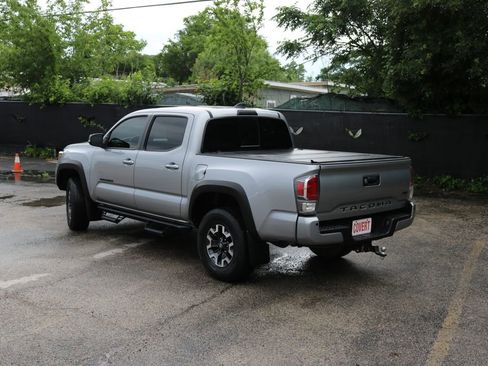 Used 2021 Toyota Tacoma TRD Off-Road w/ Technology Package image 3