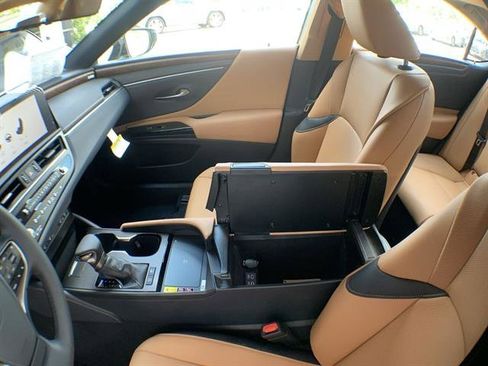 Used 2025 Lexus ES 300h ES 300h image 21