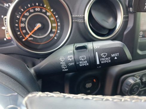 Used 2020 Jeep Wrangler Unlimited Sahara w/ Safety Group AWD/4WD image 15