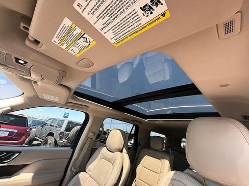 Used 2020 Lincoln Navigator Reserve w/ Luxury Package AWD/4WD image 29