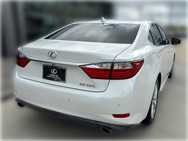 Used 2014 Lexus ES 350 w/ Luxury Package FWD image 7