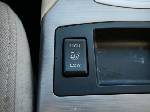 Used 2013 Subaru Outback 2.5i Premium w/ All-Weather Pkg image 31