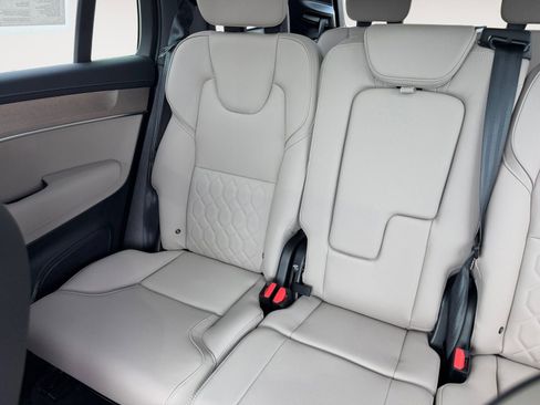 New 2026 Volvo XC90 B6 Plus image 13