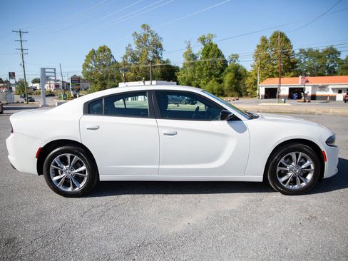 Used 2023 Dodge Charger SXT image 3