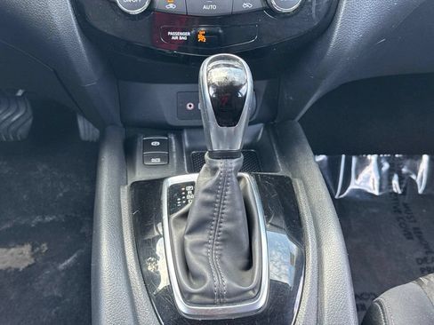 Used 2020 Nissan Rogue SV w/ Premium Package AWD/4WD image 21