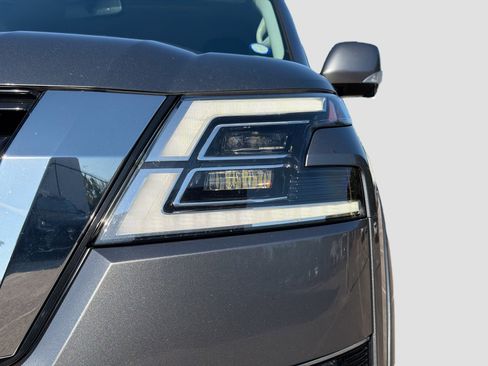 Used 2023 Nissan Armada SL w/ Captain's Chairs Package image 9