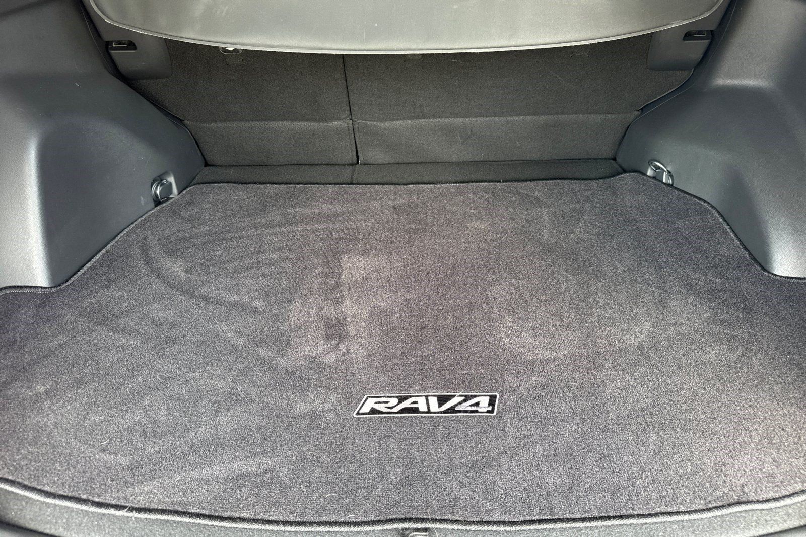 Used 2023 Toyota RAV4 XLE w/ Convenience Package FWD image 24