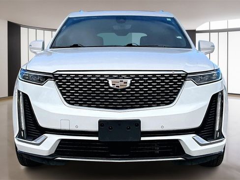 Used 2022 Cadillac XT6 Premium Luxury w/ Technology Package image 3