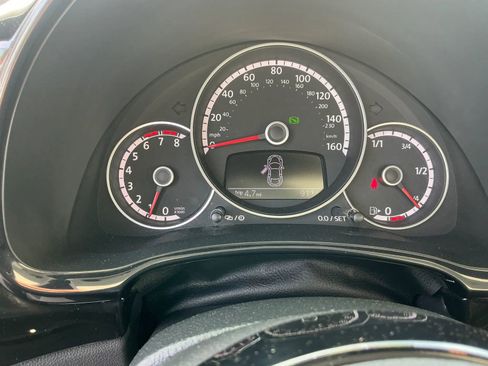 Used 2015 Volkswagen Beetle 1.8T Classic FWD image 13