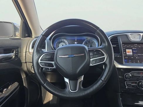 Used 2020 Chrysler 300 Limited RWD image 13