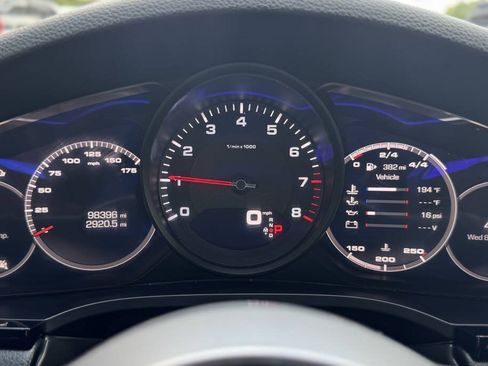 Used 2020 Porsche Cayenne AWD/4WD image 18