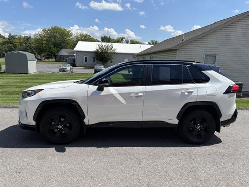 Used 2019 Toyota RAV4 XSE w/ Carpet Mat Package AWD/4WD image 7