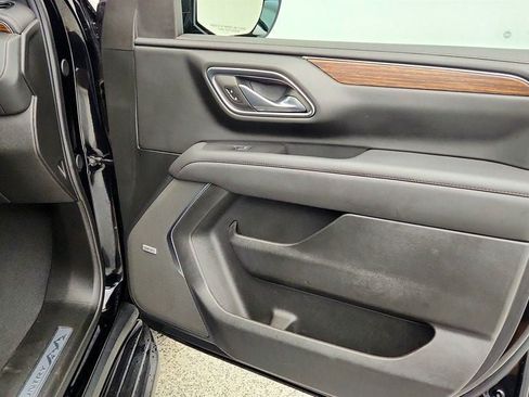 Used 2023 Chevrolet Suburban High Country w/ Advanced Technology Package AWD/4WD image 27