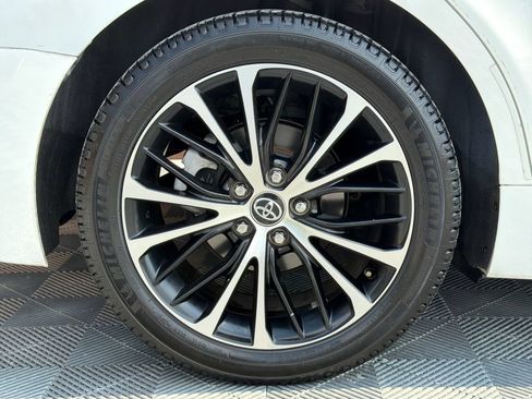 Used 2020 Toyota Camry SE FWD image 18