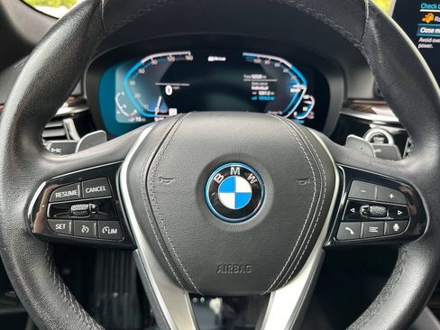 Used 2023 BMW 530e w/ Premium Package RWD image 26
