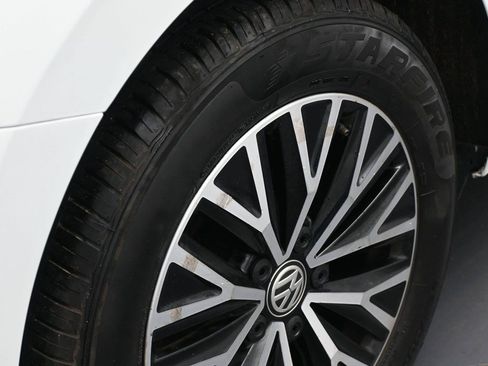 Used 2021 Volkswagen Jetta SE w/ SE Cold Weather Package FWD image 13