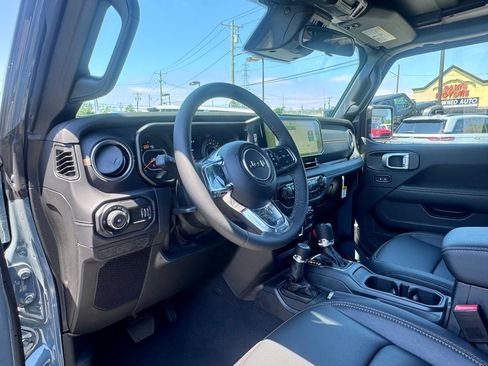 New 2026 Jeep Wrangler Unlimited Sahara AWD/4WD image 12