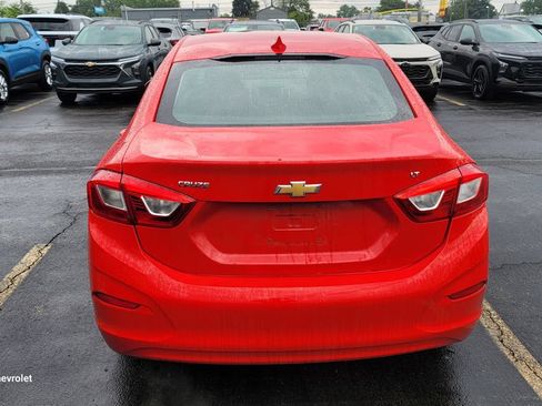 Used 2017 Chevrolet Cruze LT w/ Convenience Package FWD image 5