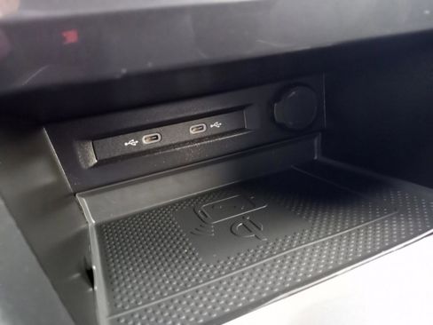 Used 2022 Volkswagen Tiguan SE R-Line image 14