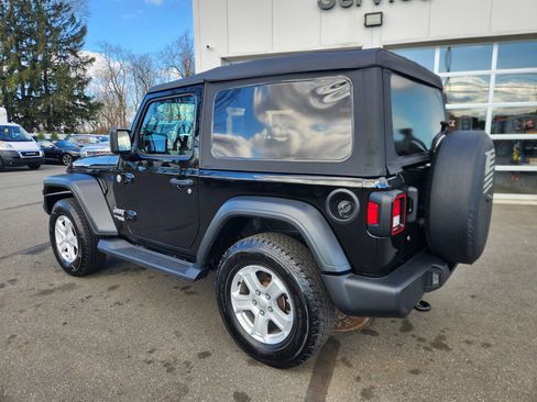 Used 2018 Jeep Wrangler Sport image 8