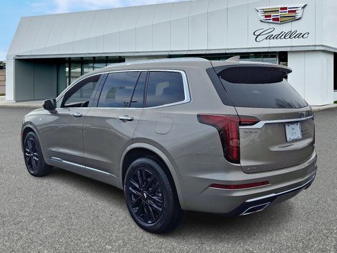 Certified 2022 Cadillac XT6 Premium Luxury w/ Technology Package image 4