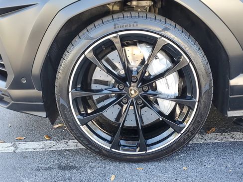 Used 2021 Lamborghini Urus image 6