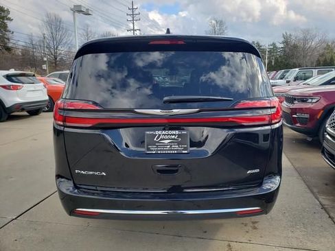 New 2026 Chrysler Pacifica Select AWD/4WD image 5
