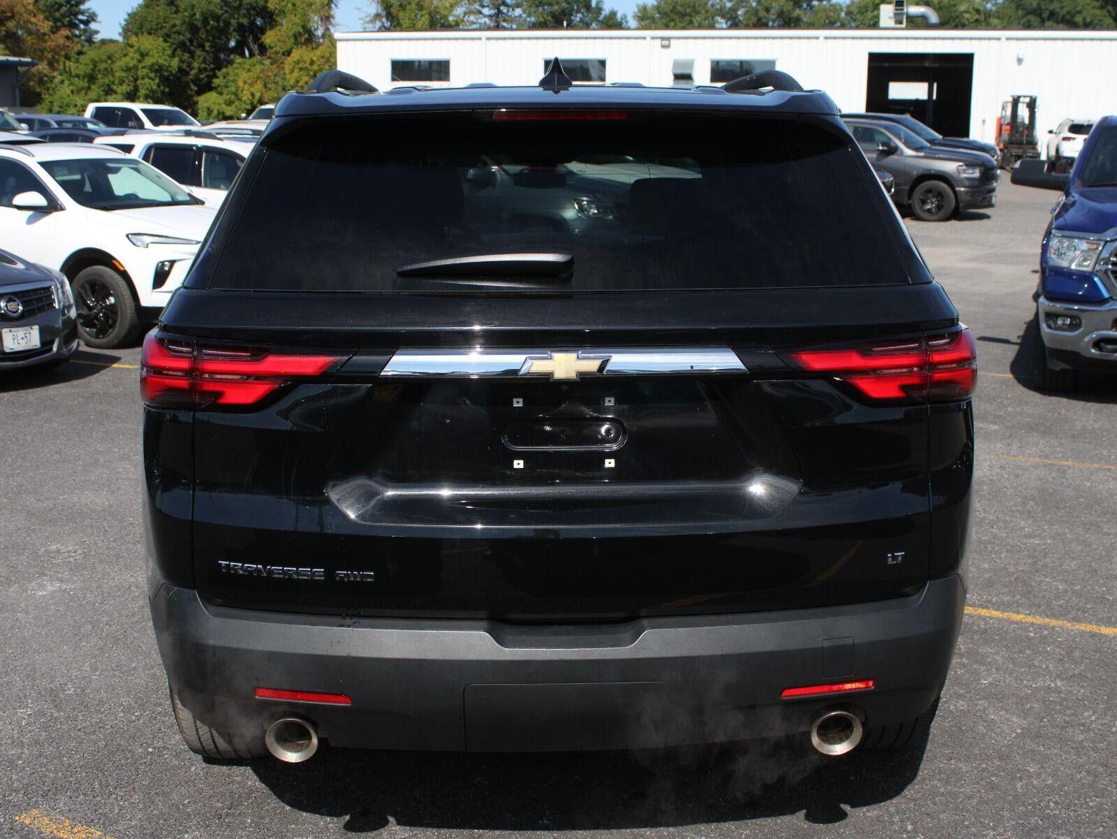 Used 2023 Chevrolet Traverse LT AWD/4WD image 6