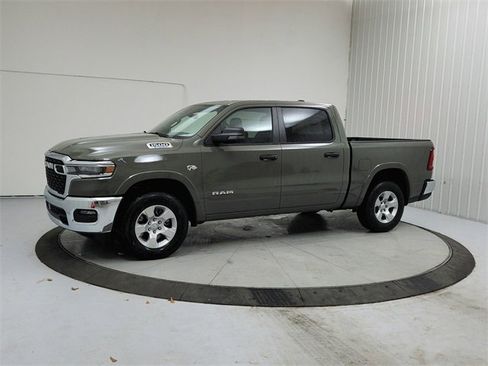 New 2026 RAM 1500 4x4 Crew Cab image 3
