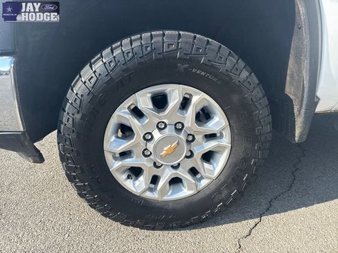 Used 2024 Chevrolet Silverado 2500 LTZ w/ LTZ Convenience Package AWD/4WD image 12